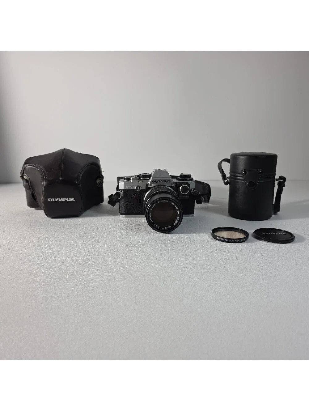 Olympus OM-10 35mm SLR Film Camera Manual Adapter with 135mm Lens & Cases Works